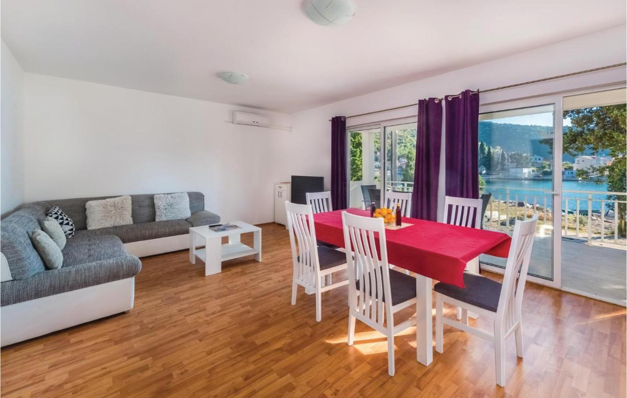 Cozy Apartment In Blace With Wifi Exterior foto