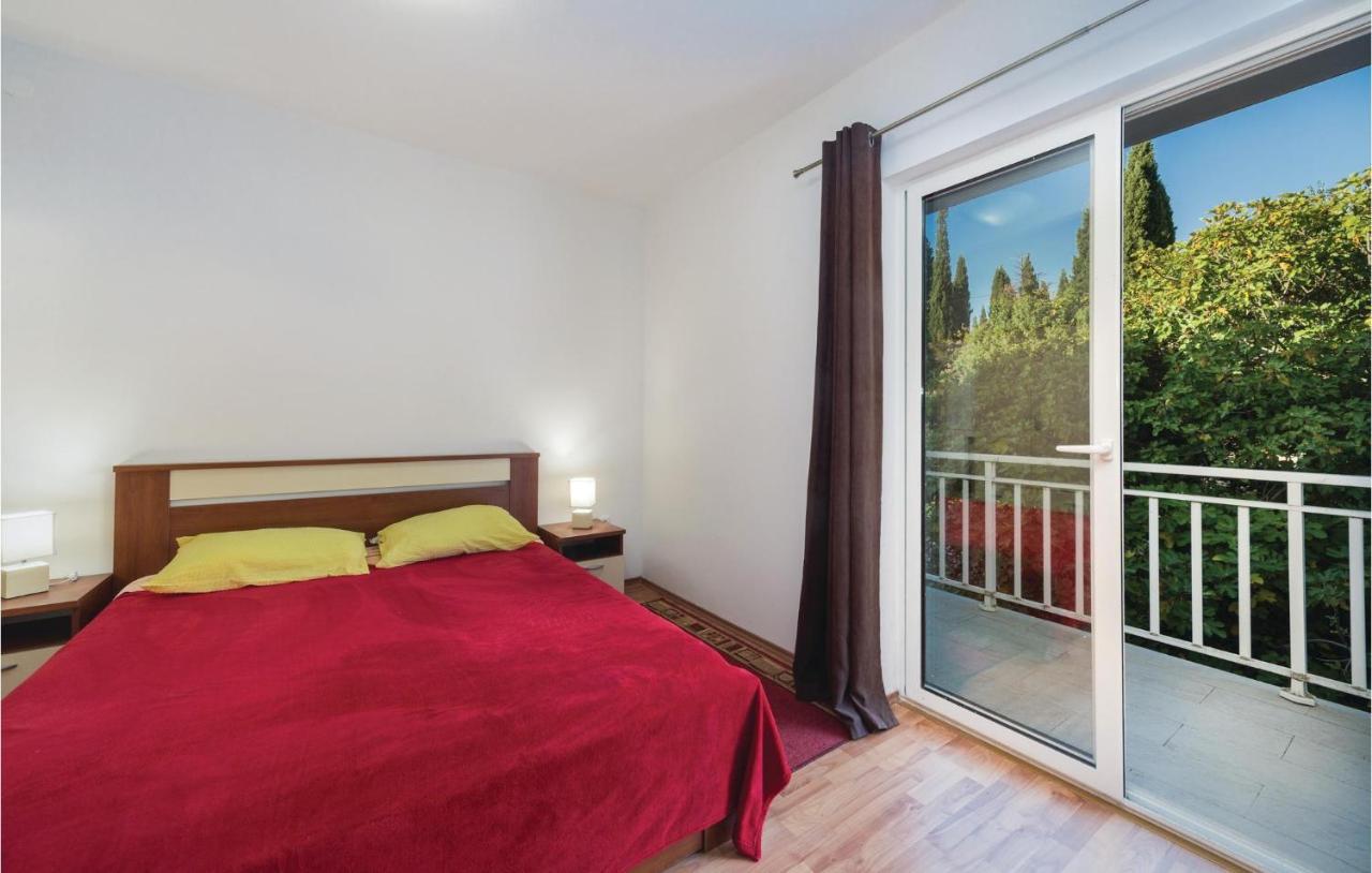 Cozy Apartment In Blace With Wifi Exterior foto